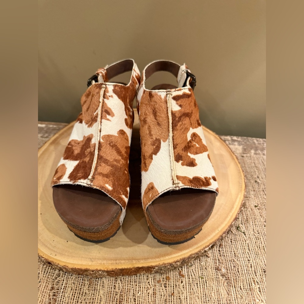 OTBT Jaunt Slingback Wedge Sandals Cow Print Calf Hair White & Brown sz-8‎ - Picture 10 of 10